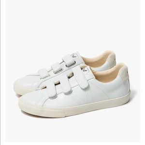 Veja 3 lock sneakers size 39 (9US)